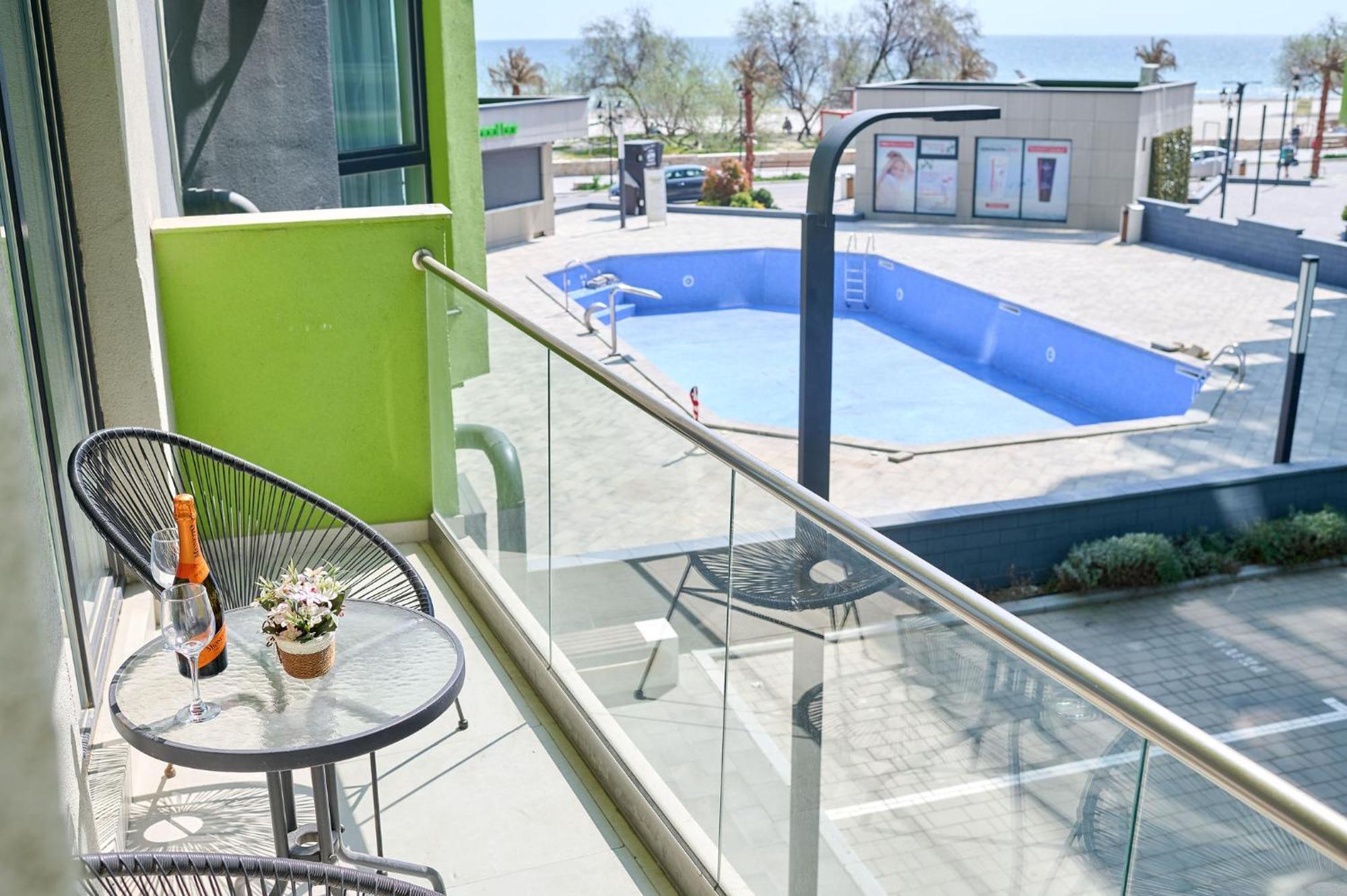 Maya Apartment- Spa N Pools Beach Resort ママイア エクステリア 写真